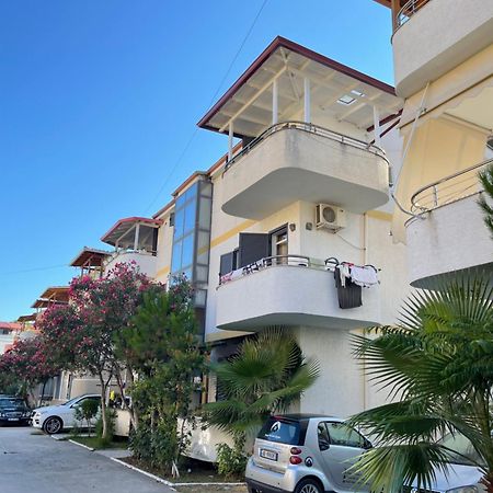 House For Rent Jurgen Villa Golem  Luaran gambar