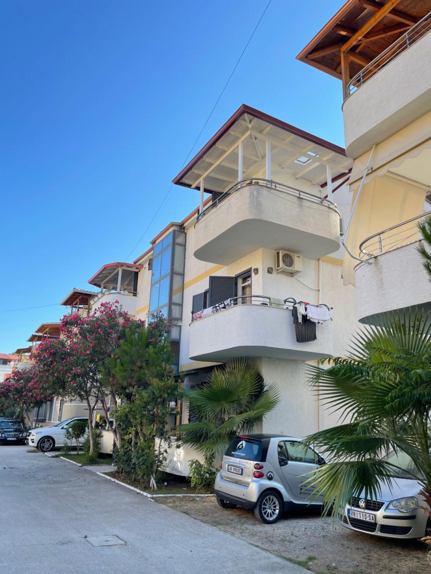 House For Rent Jurgen Villa Golem  Luaran gambar